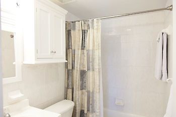 Colindale Apartments Williams Town Экстерьер фото